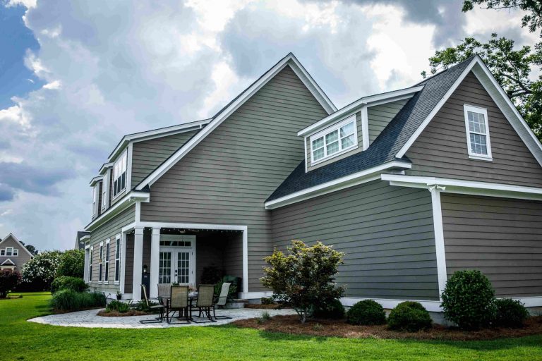 Why Aging Siding Can Cause Hidden Damage Moisture, Mold & Structural Risks
