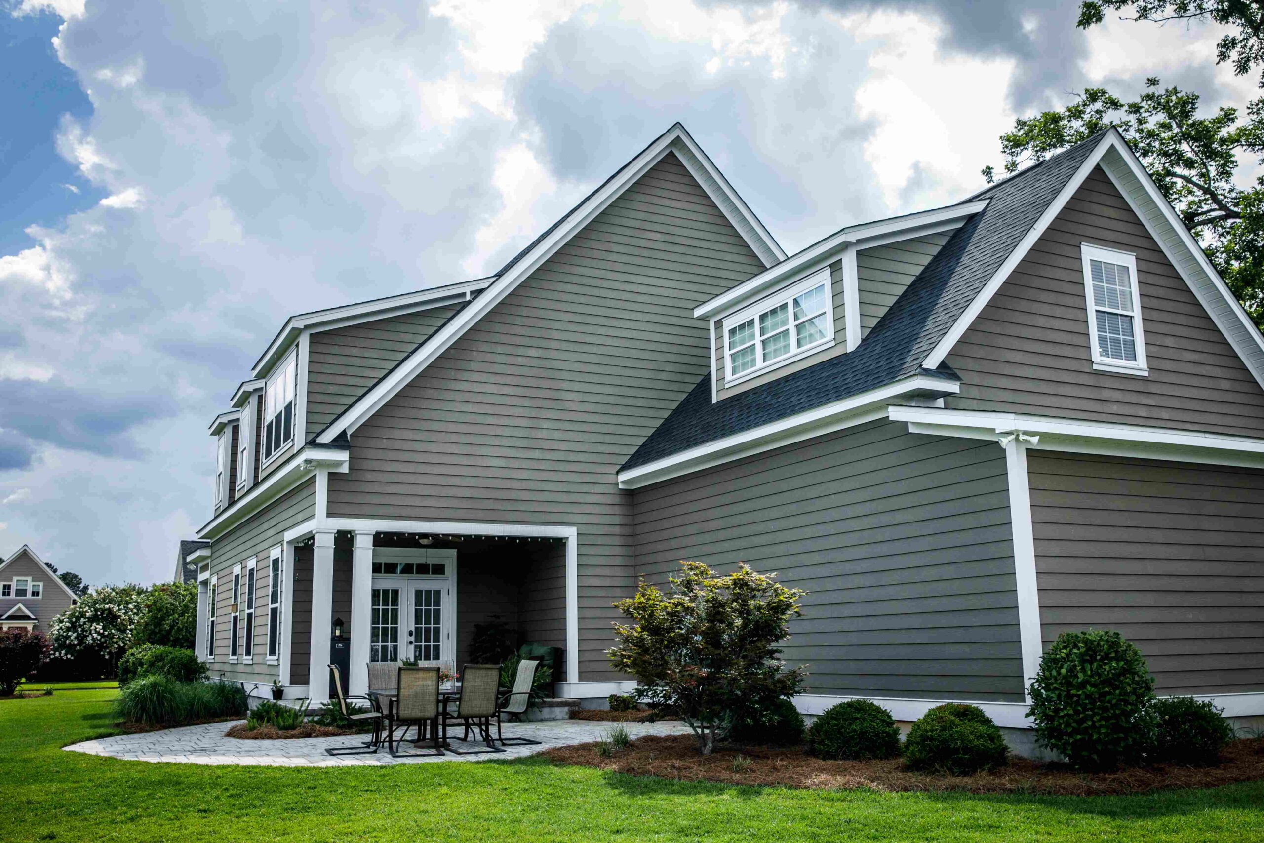 Why Aging Siding Can Cause Hidden Damage Moisture, Mold & Structural Risks