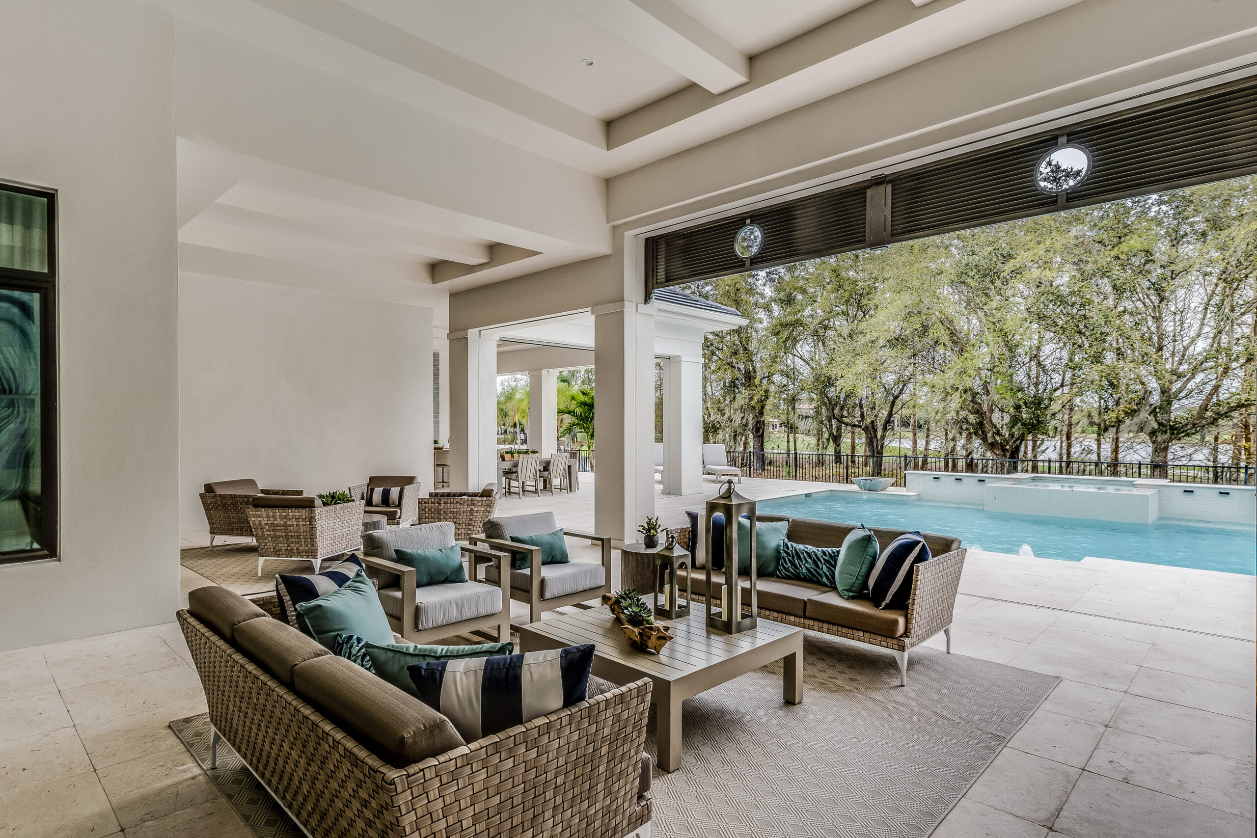 Creating a Seamless Indoor-Outdoor Living Space